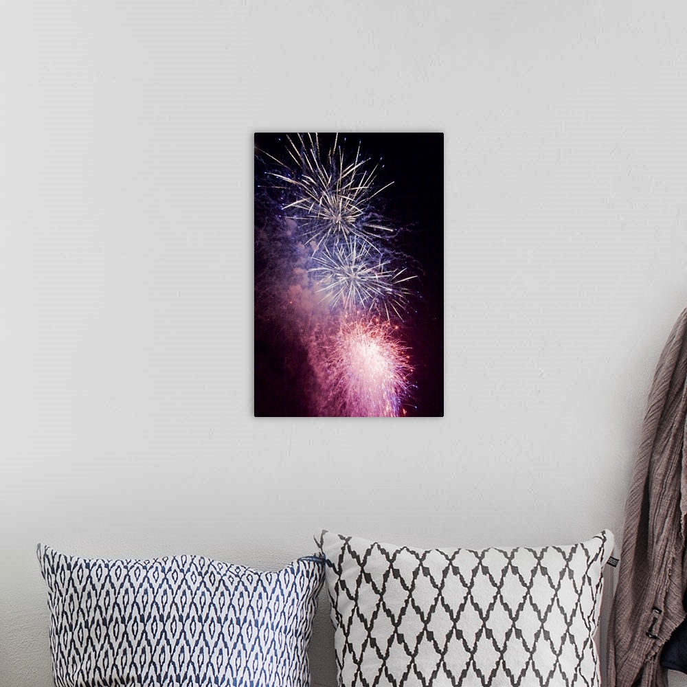 A bohemian room featuring Seattle, Lake Union, Fourth of July fireworks.