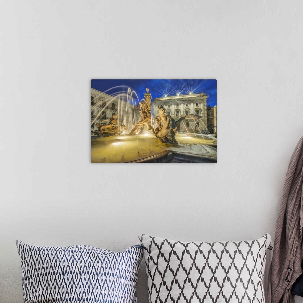A bohemian room featuring Europe, Italy, Sicily, Syracuse, Twilight Piazza Archimede.