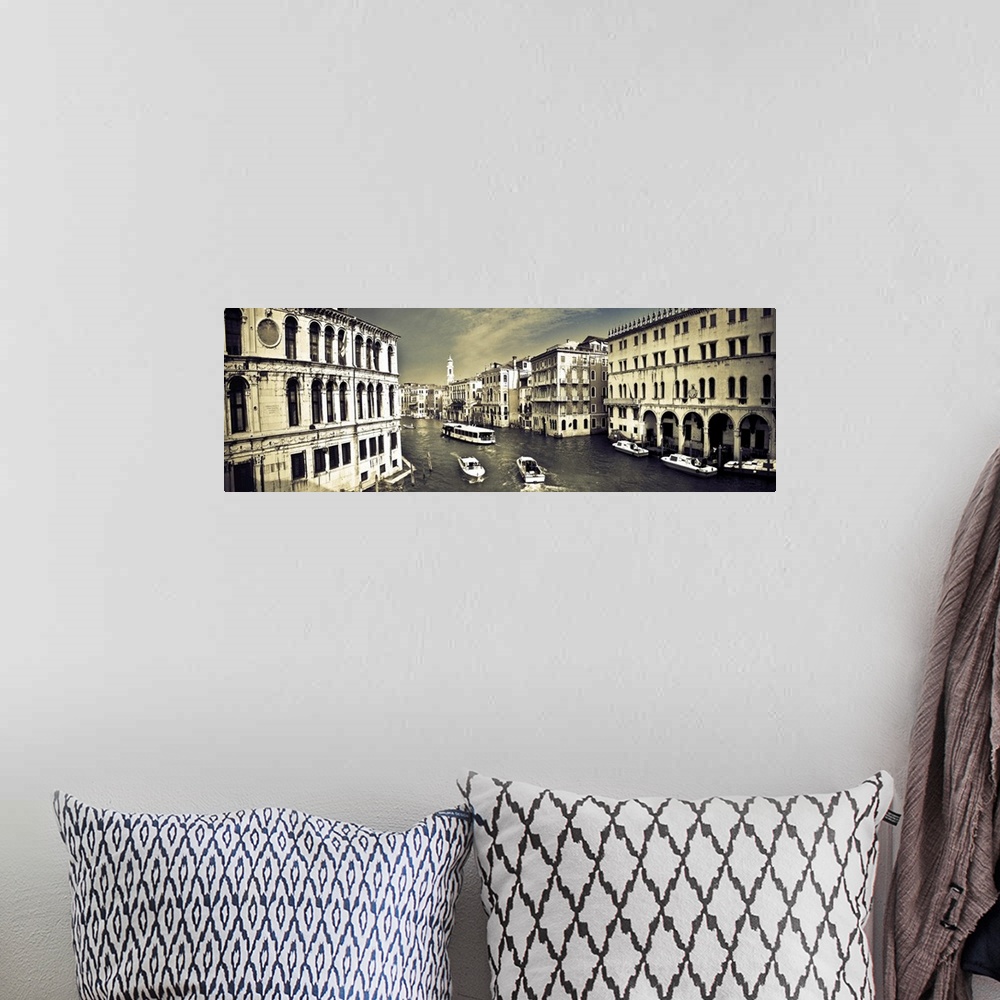 A bohemian room featuring Panoramic photo of Venice with view on the river.