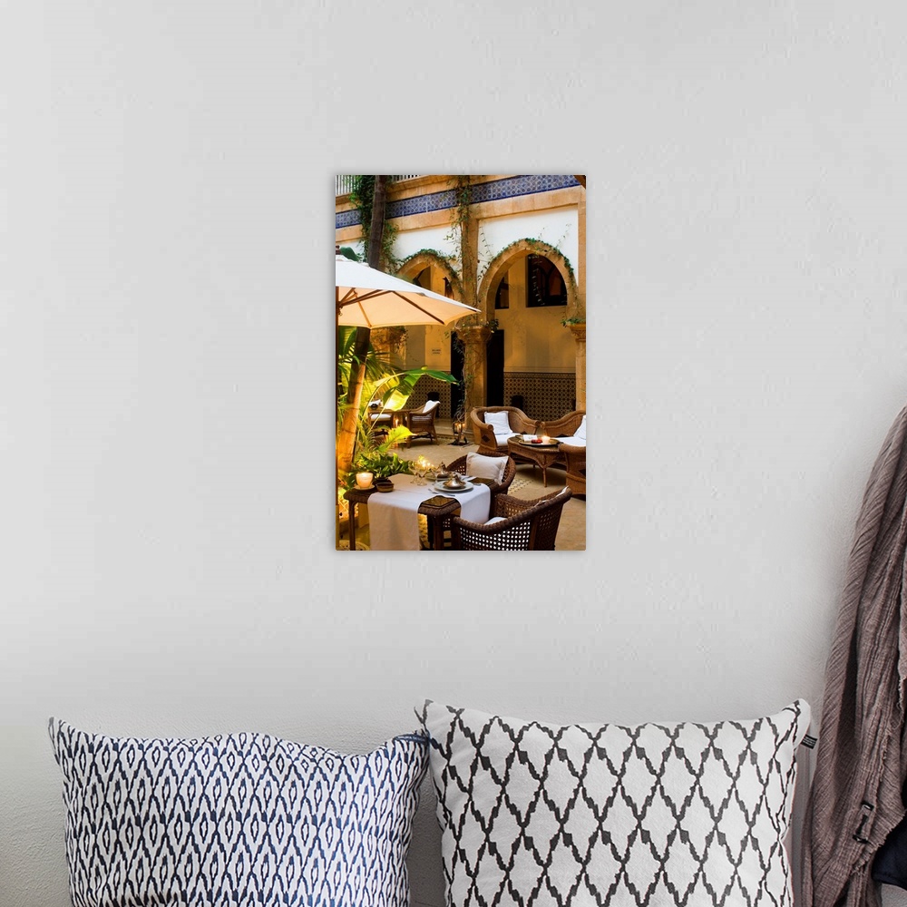 A bohemian room featuring Morocco, Al-Magreb, Morocco, Essaouira, Heure Bleue Palais Hotel, courtyard