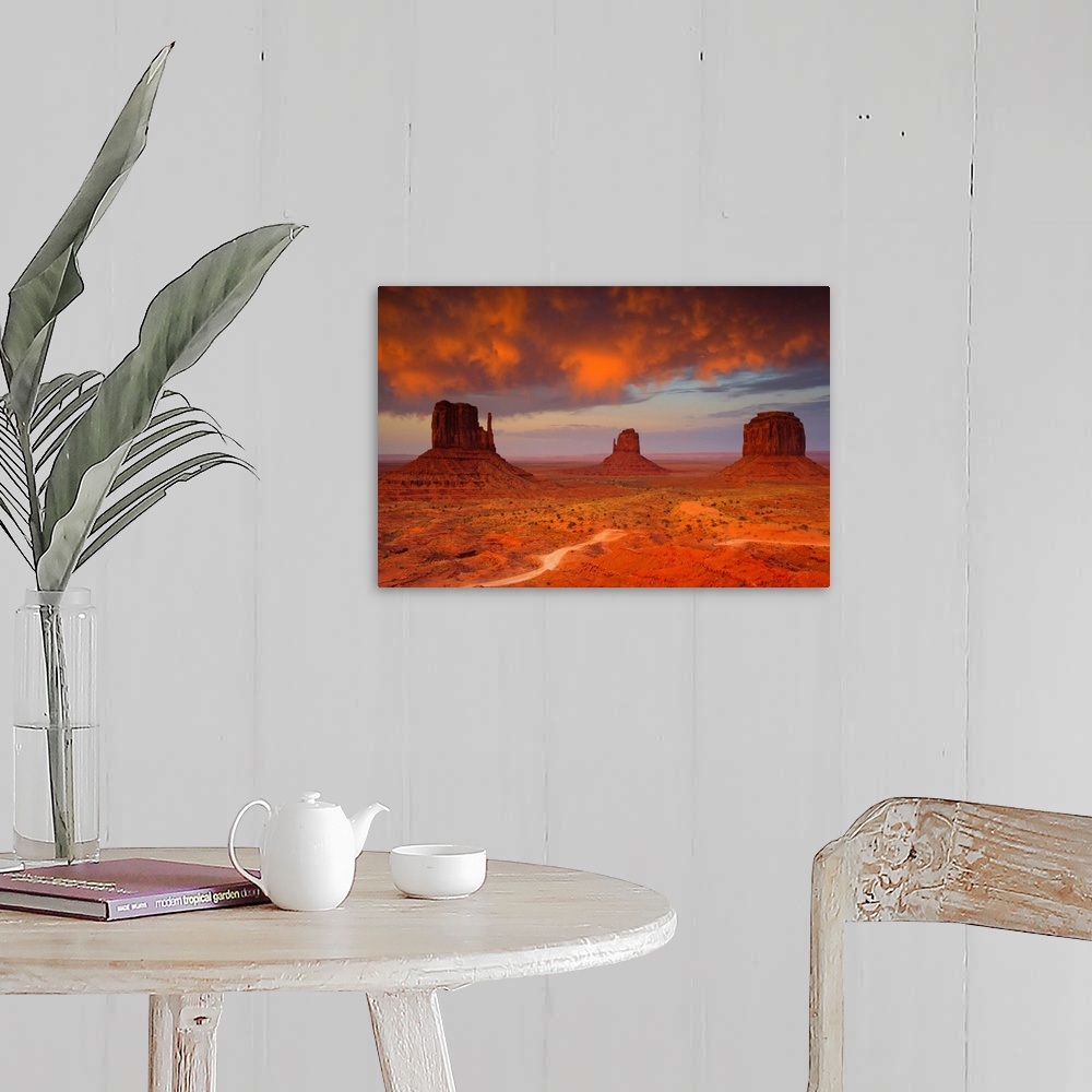 A farmhouse room featuring Arizona, Monument Valley, Monument Valley Tribal Park, Sunset on the Buttes