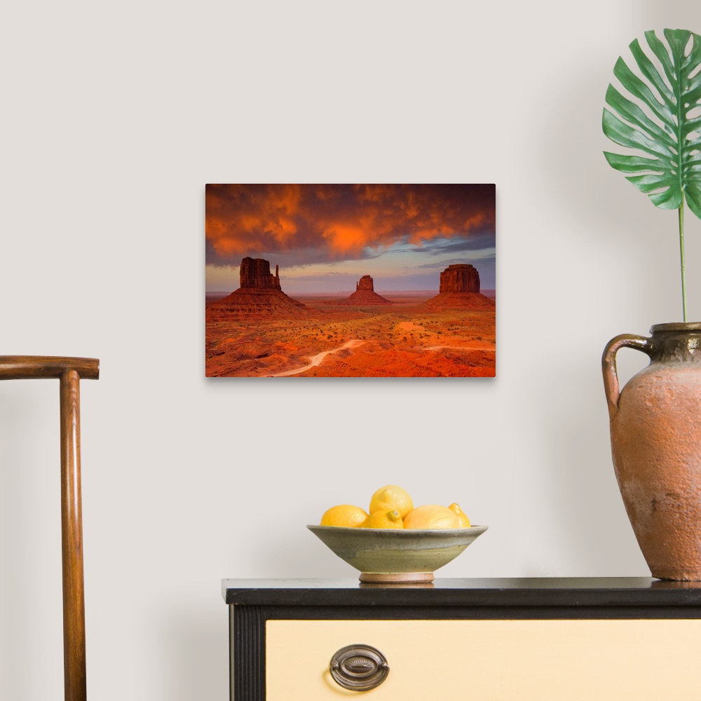 A traditional room featuring Arizona, Monument Valley, Monument Valley Tribal Park, Sunset on the Buttes