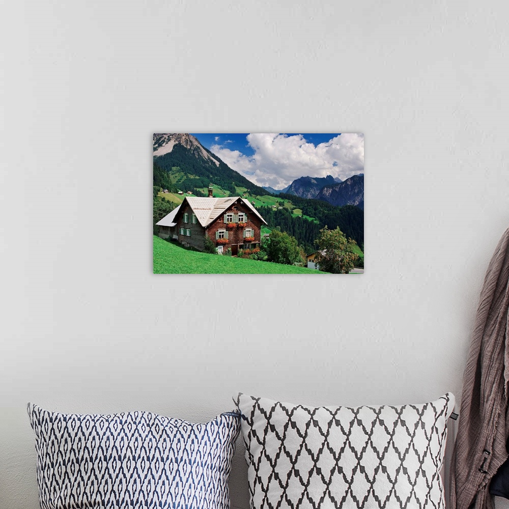 A bohemian room featuring Un paesaggio della Grosse Walsertal, una delle belle vallate del Vorarlberg raggiungibili dalla c...