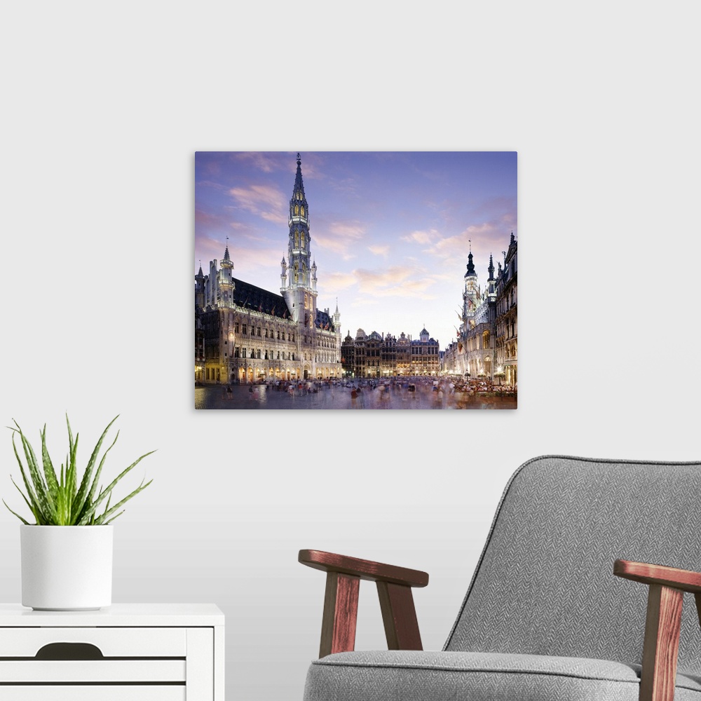 A modern room featuring The Grand Place in Bruxelles.