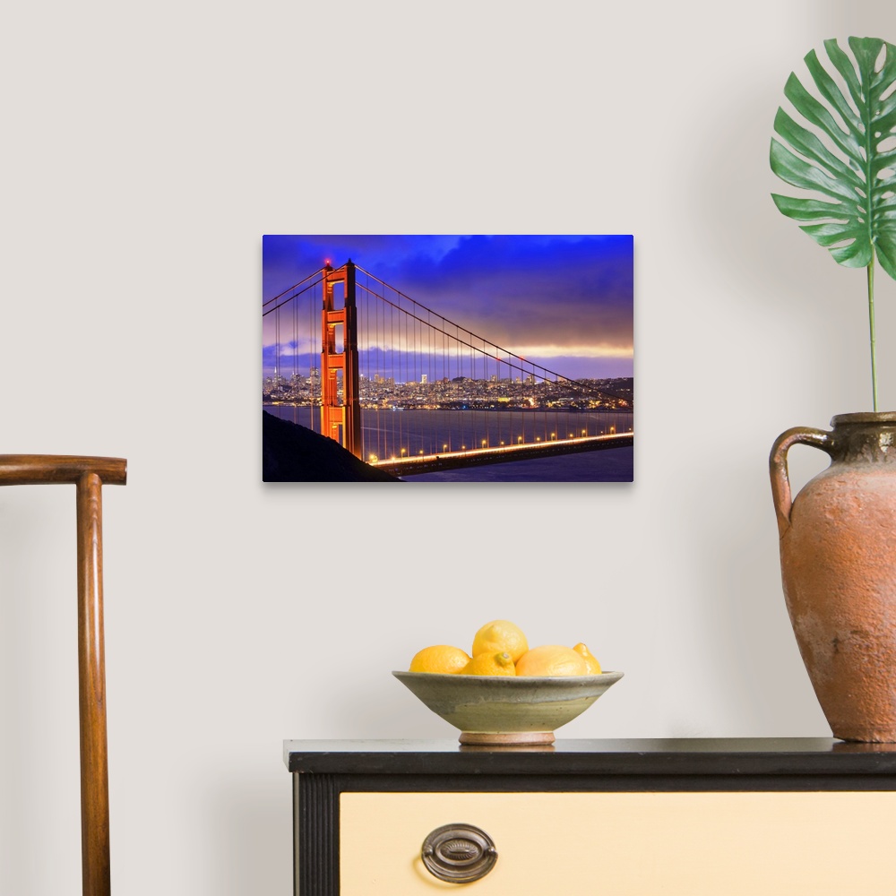 A traditional room featuring California, Golden Gate Bridge