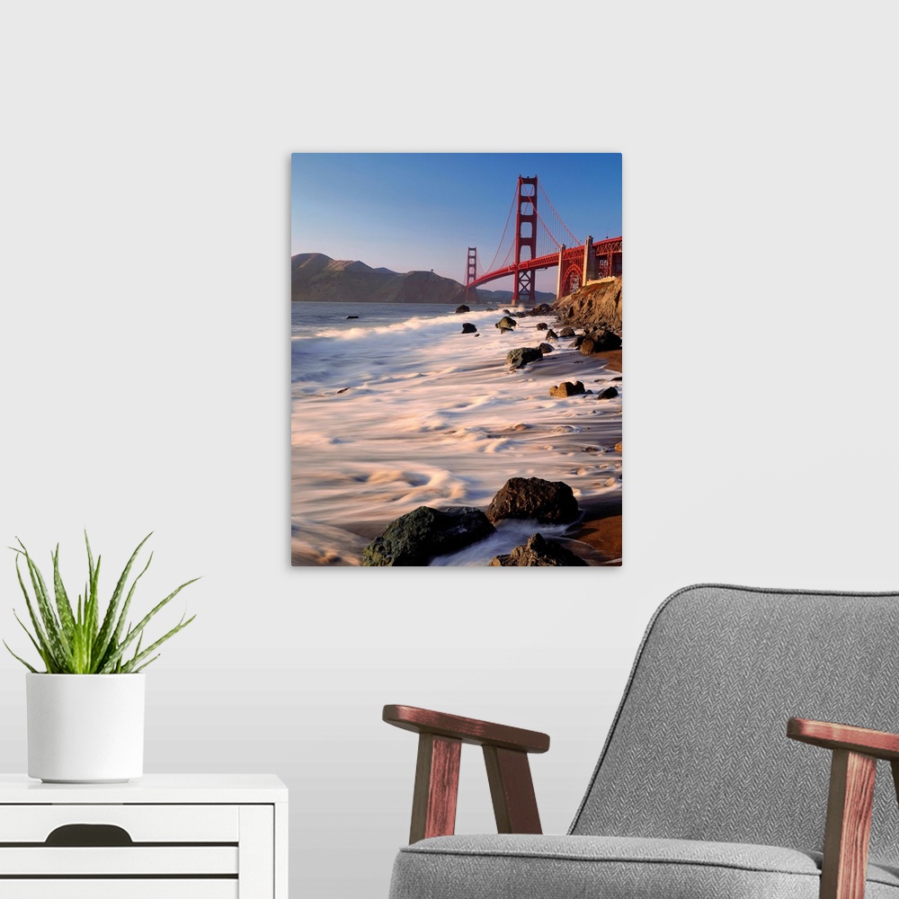 A modern room featuring California, San Francisco, Golden Gate Bridge