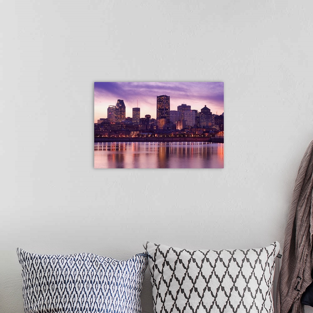 A bohemian room featuring Canada, Quebec, Montreal, Cityscape