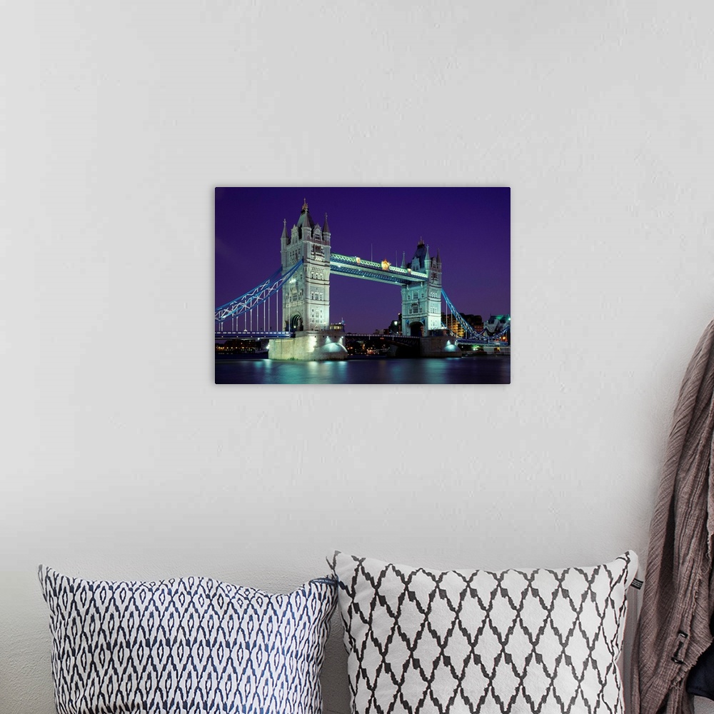A bohemian room featuring England, London, Tower Bridge