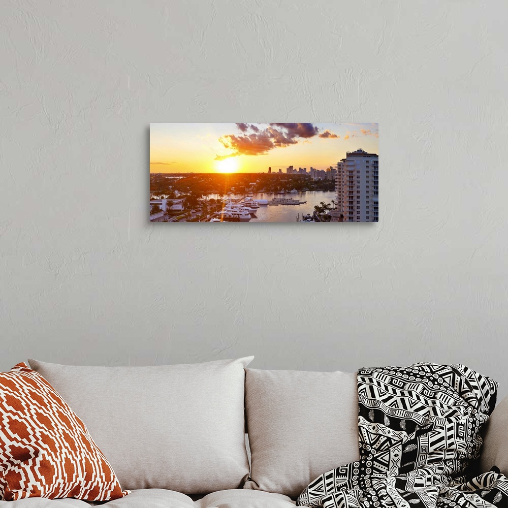 A bohemian room featuring Florida, Atlantic ocean, Fort Lauderdale, Intracoastal Waterway and at sunset