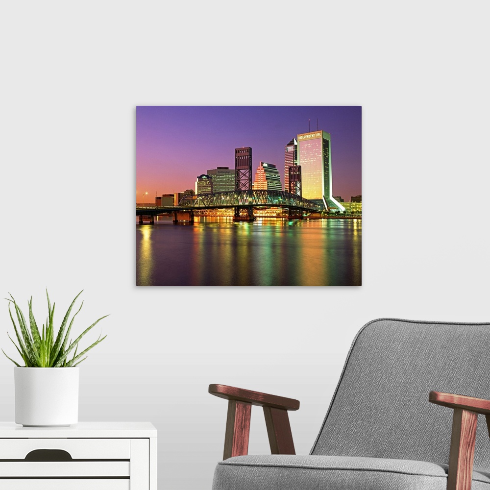 A modern room featuring Florida, Jacksonville, Downtown