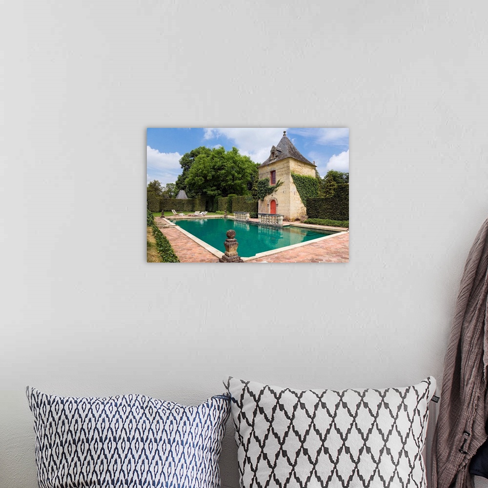 A bohemian room featuring France, Aquitaine, Dordogne, Jardins d'Erignac, pool and Pigeon Tower