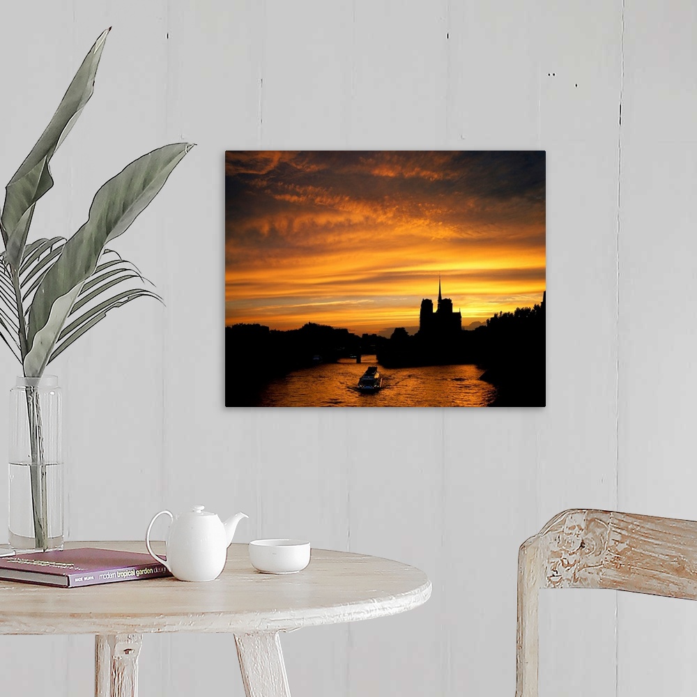 A farmhouse room featuring France, Paris, view of the Seine and Norte Dame at sunset