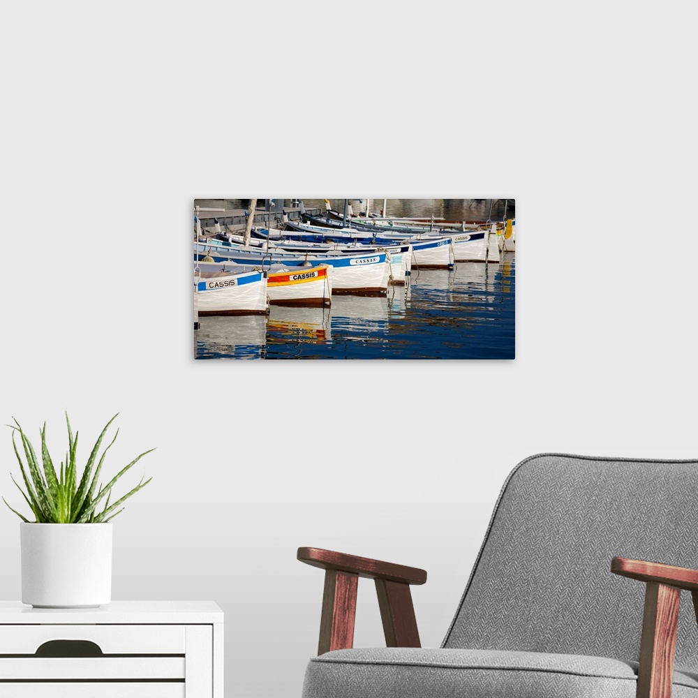A modern room featuring France, Provence-Alpes-Cote d'Azur, Bouches-du-Rhone, Cassis, Sailing boats