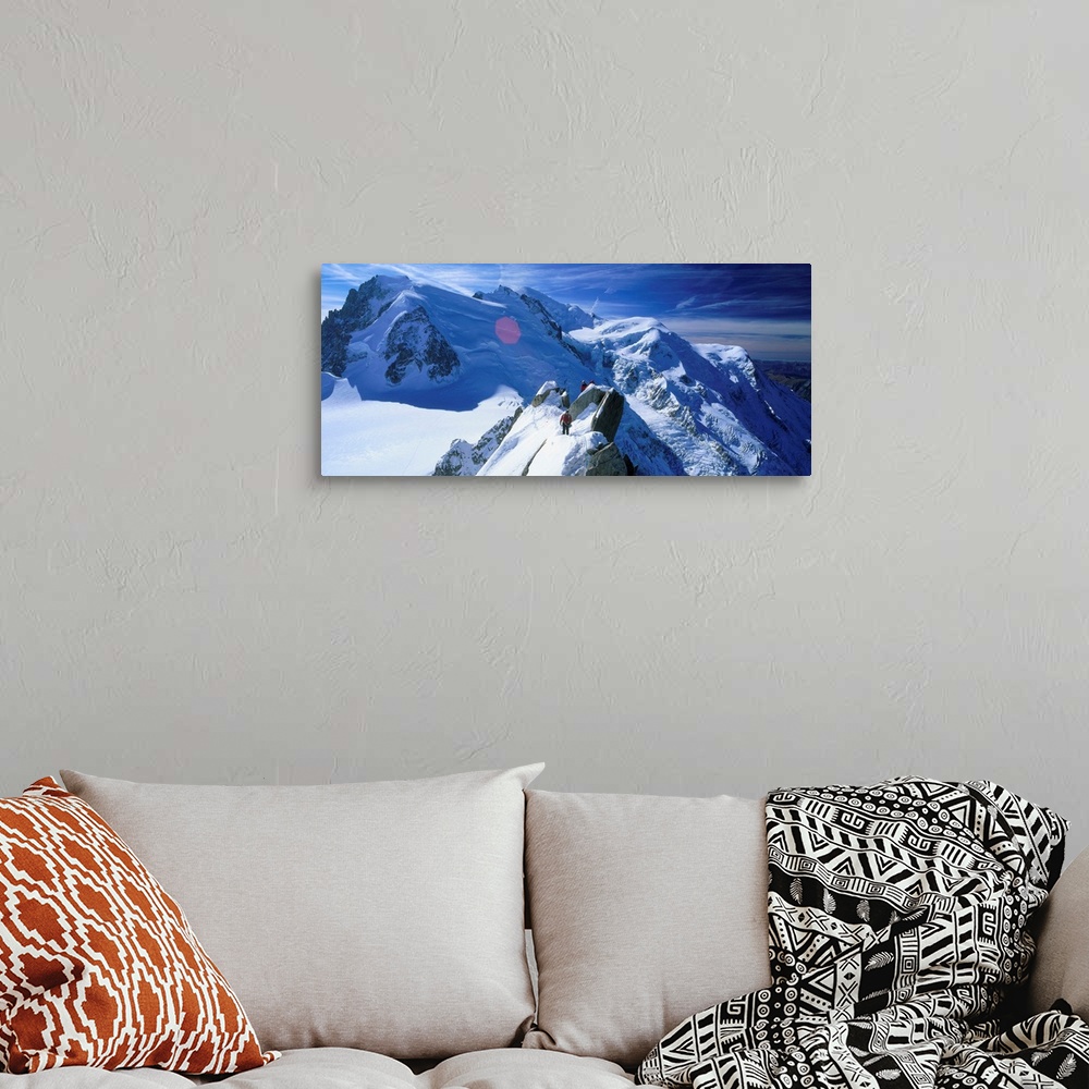 A bohemian room featuring France, Rhone-Alpes, Mont-Blanc and alpinists