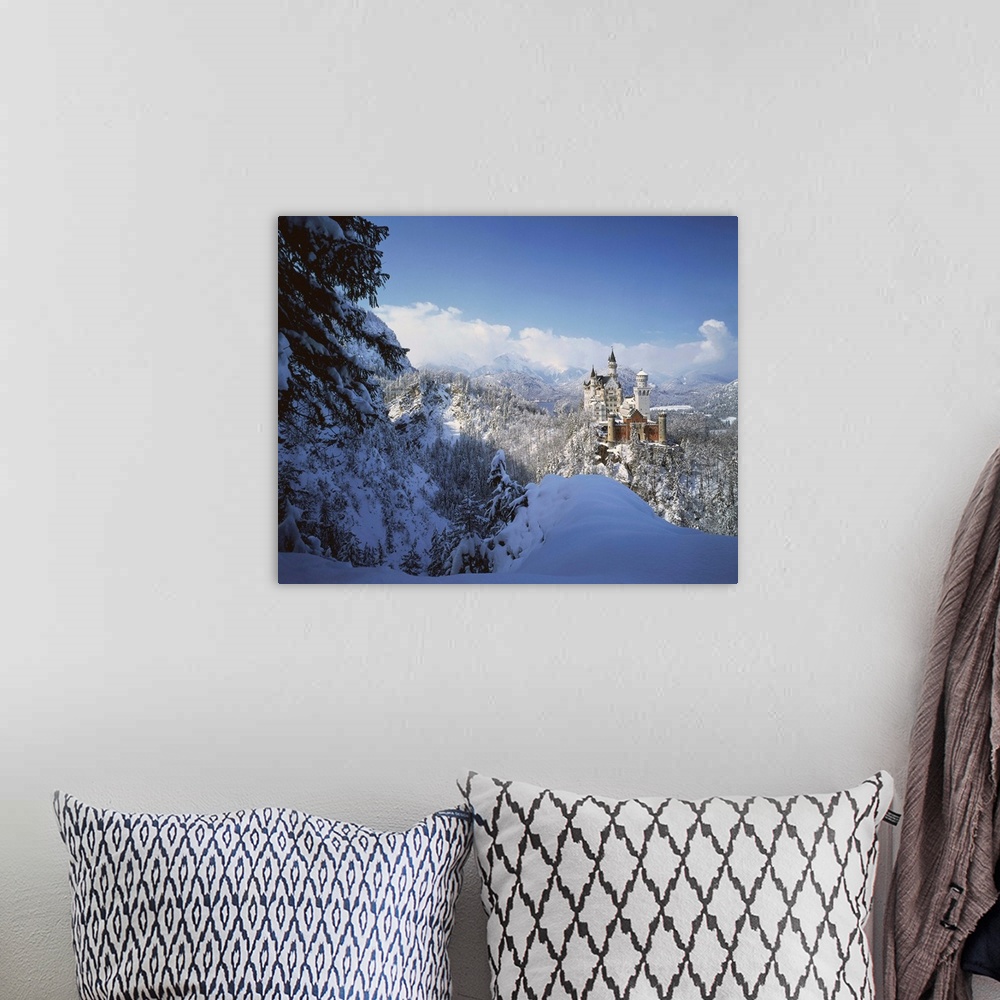 A bohemian room featuring Winter am Schlo.. Neuschwanstein, F..ssen, Schwaben, Bayern, Deutschland