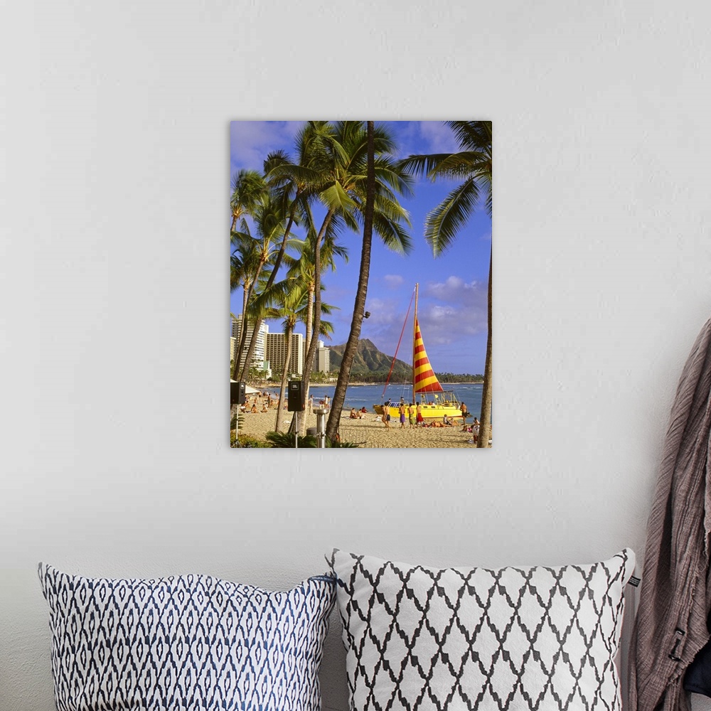 A bohemian room featuring Hawaii, Tropics, Pacific ocean, Oahu island, Honolulu, Waikiki beach