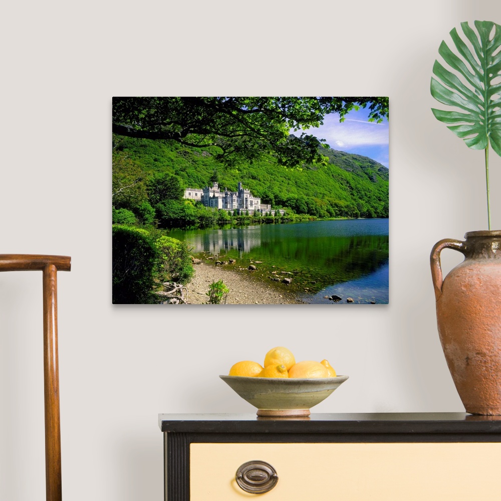 A traditional room featuring Ireland, Galway, Travel Destination, Connemara area, Kylemore Abbey