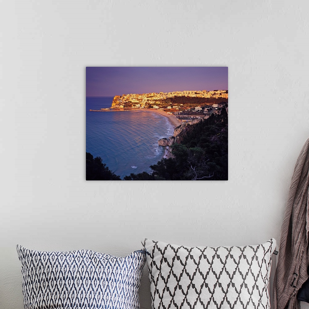 A bohemian room featuring A view of the seaside village of Peschici, the most picturesque of the Gargano area.