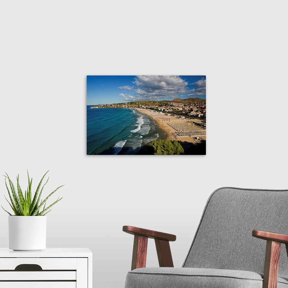 A modern room featuring Italy, Gaeta, Serapo beach