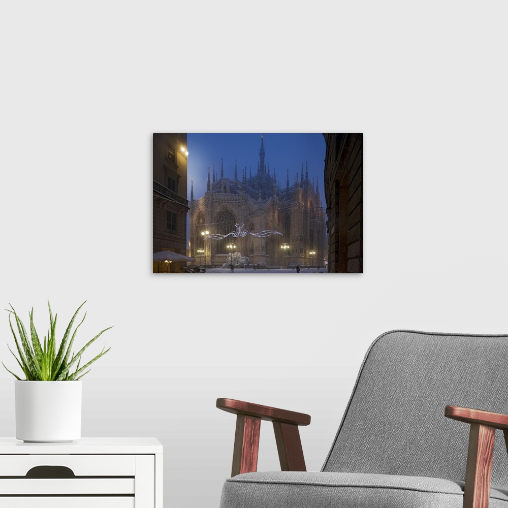 A modern room featuring Italy, Lombardy, Milan, Piazza Duomo, Milan Cathedral, Corso Vittorio Emanuele