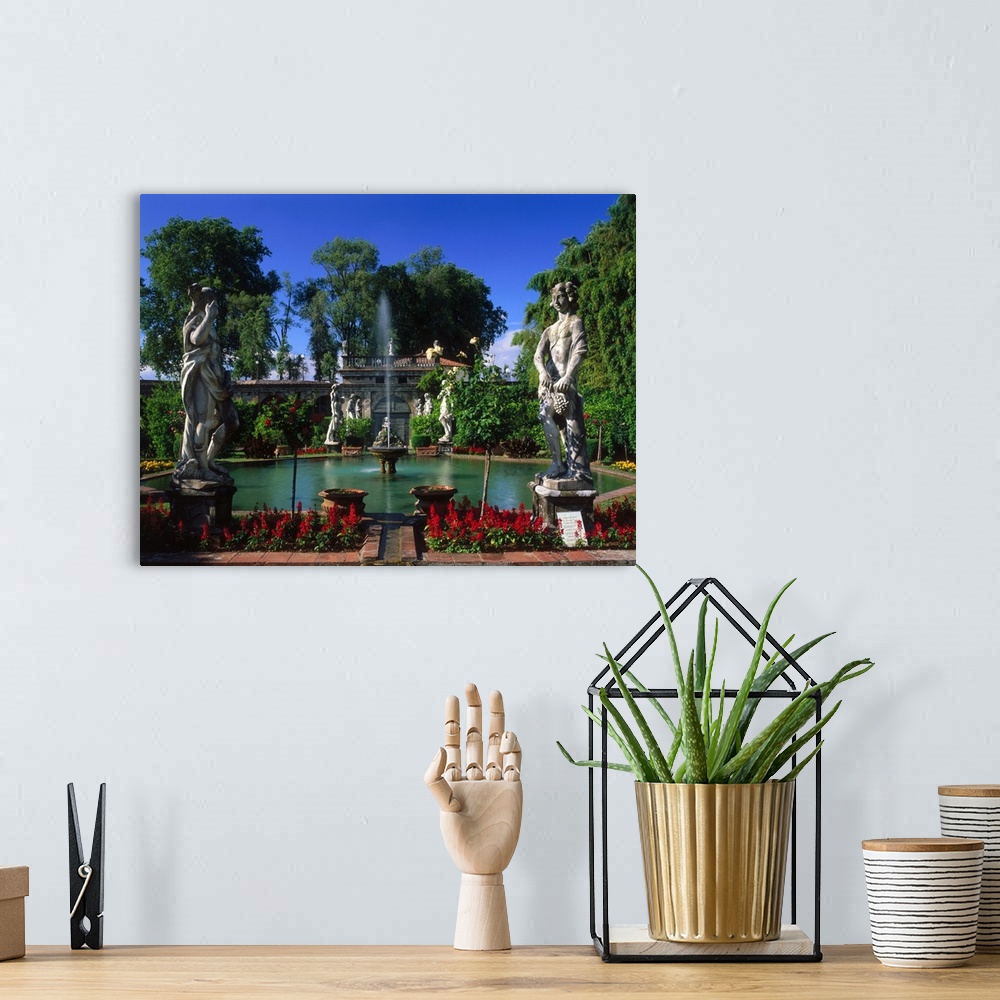 A bohemian room featuring Italy, Tuscany, Lucca, Palazzo Pfanner, park