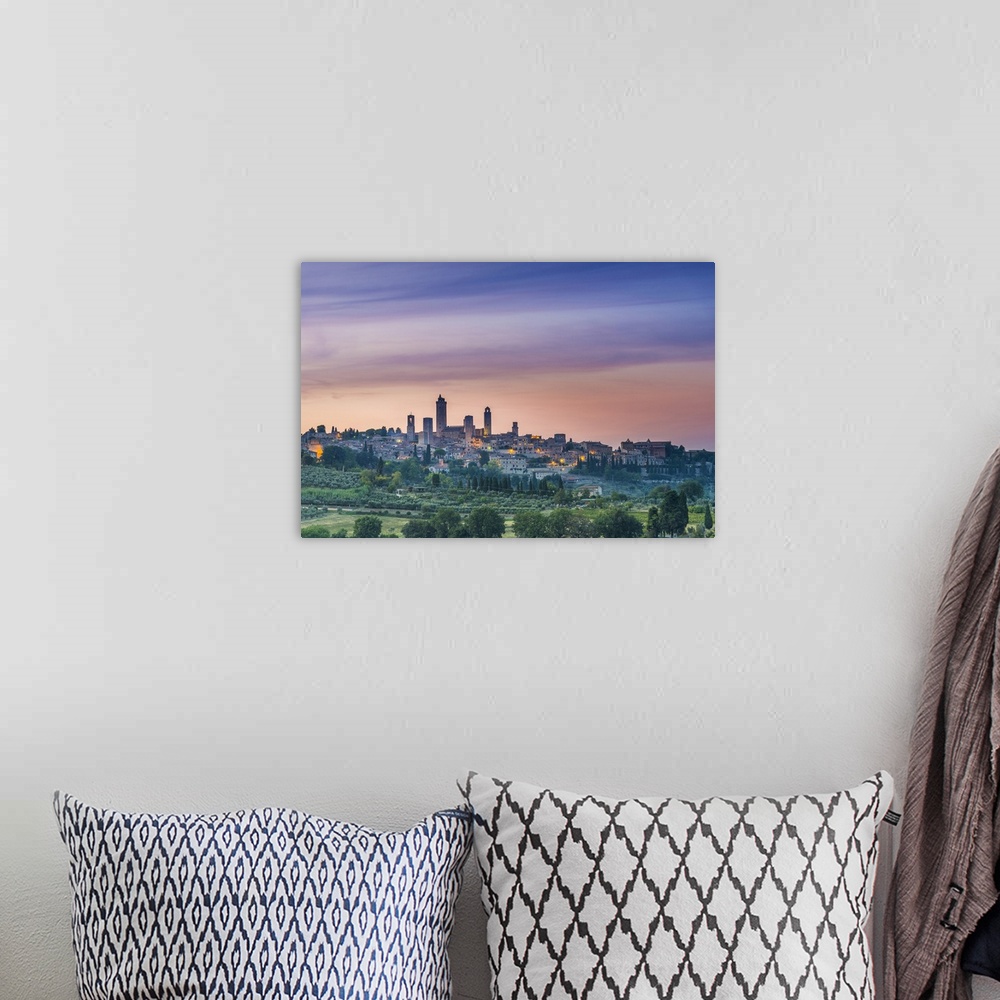 A bohemian room featuring Italy, Tuscany, Siena district, Val d'Elsa, San Gimignano, View of San Gimignano