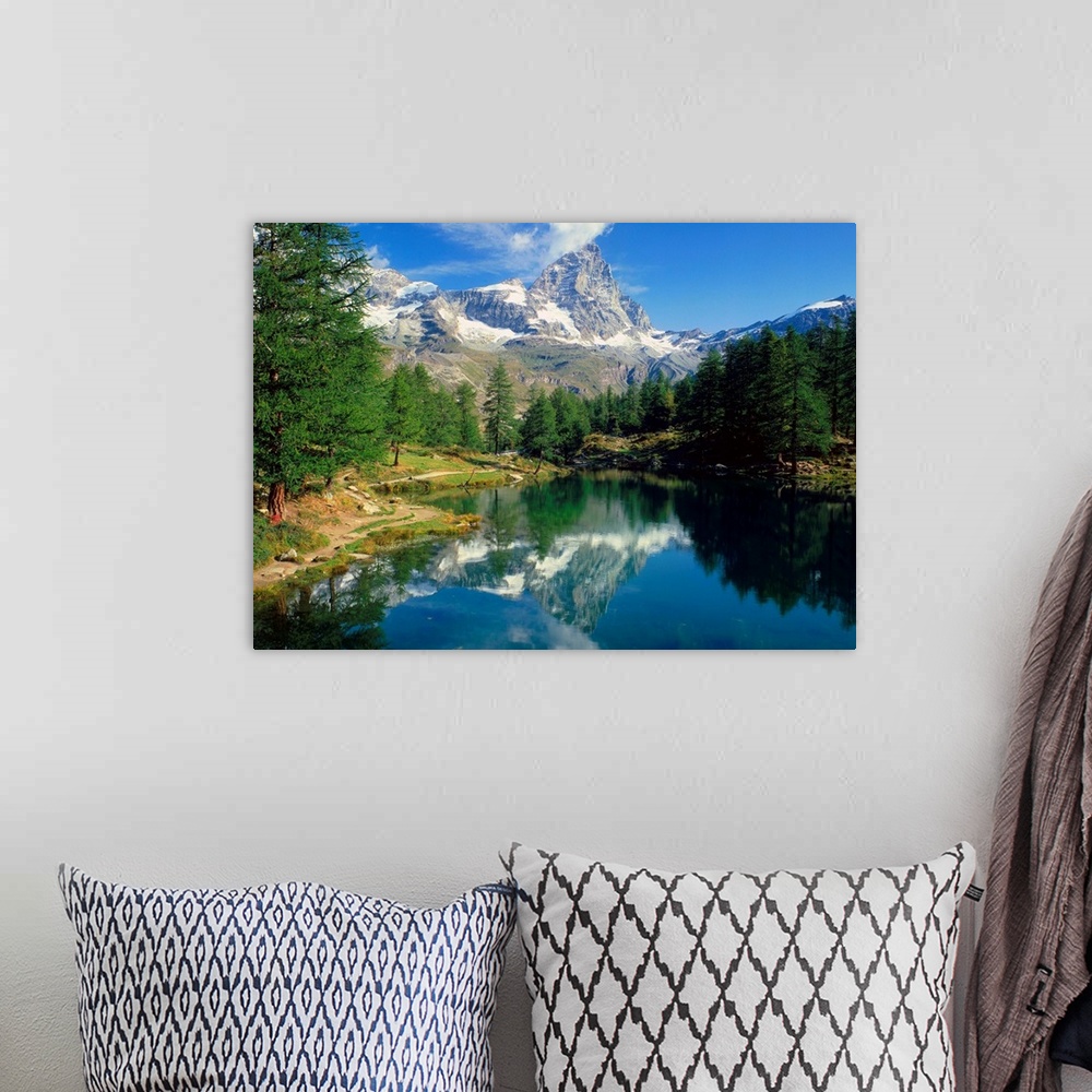 A bohemian room featuring Italy, Valle d'Aosta, Cervino, Lago Blu and Cervino mountain (Matterhorn)