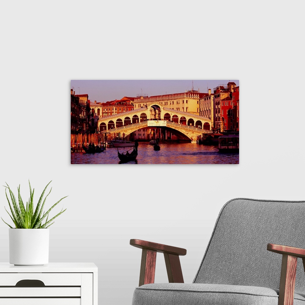 A modern room featuring Italy, Veneto, Venice, Canal Grande and Ponte di Rialto