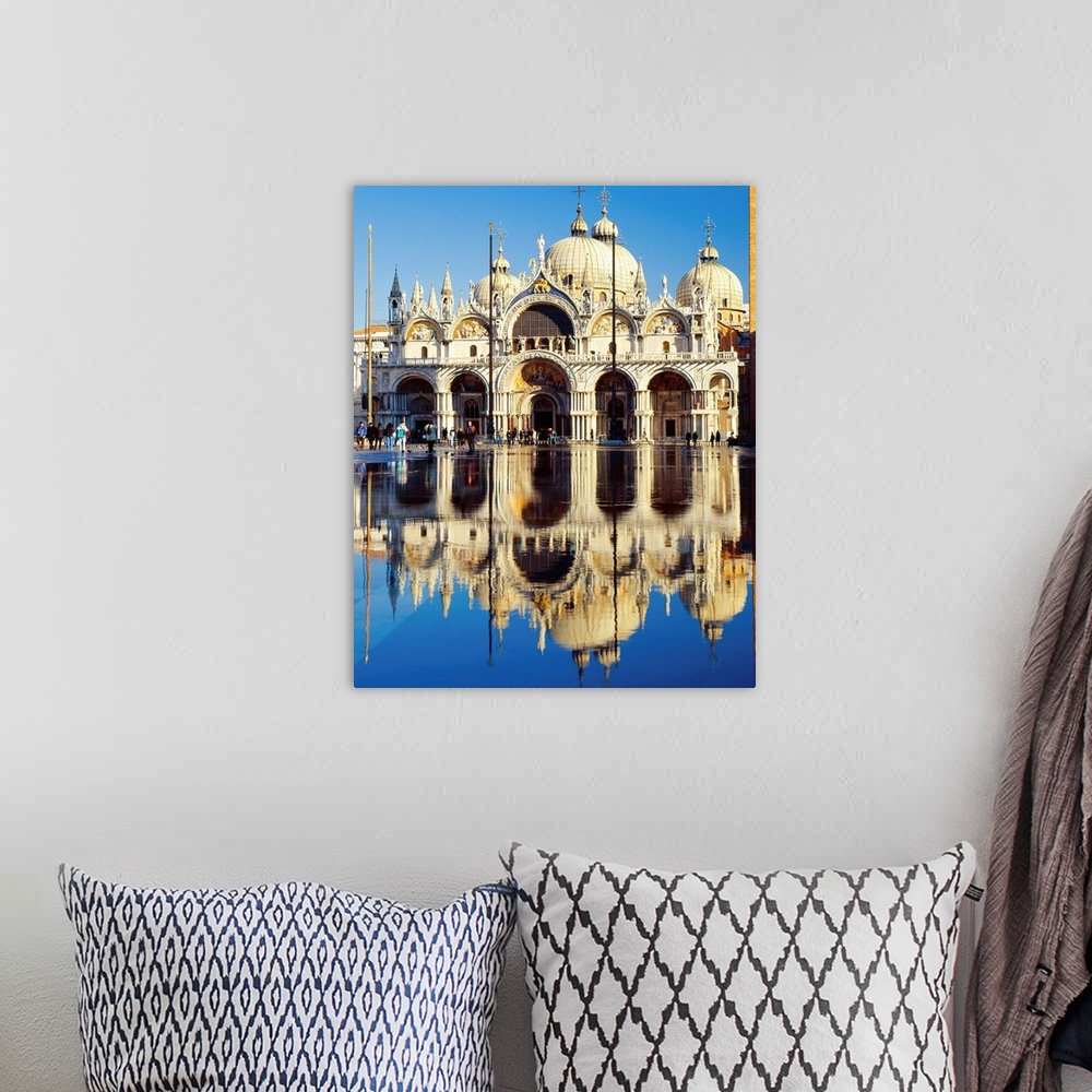 A bohemian room featuring Italy, Venice, Basilica di San Marco and Square flooded