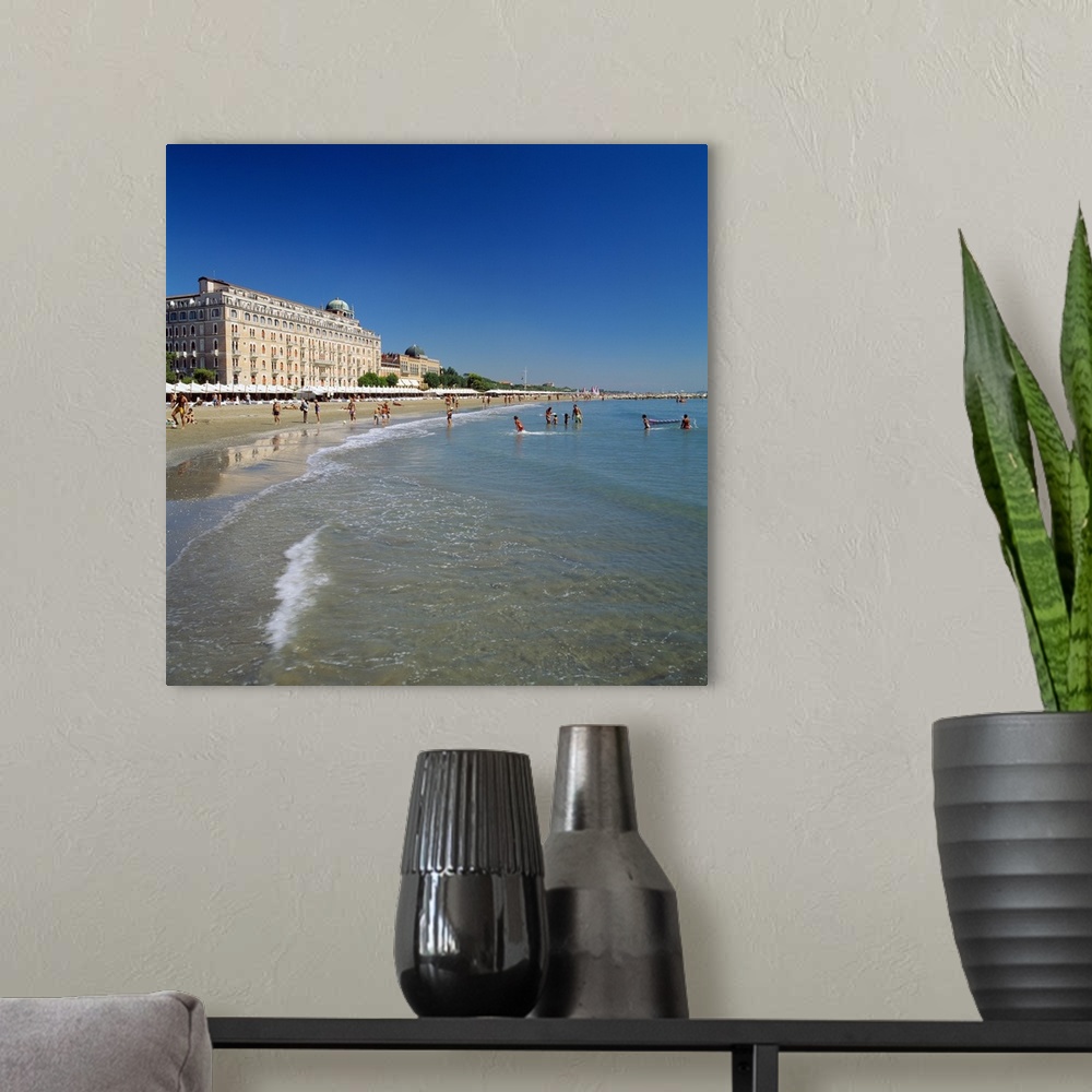 A modern room featuring Italy, Venice, Lido, Lido di Venezia, Grand Hotel Excelsior, beach