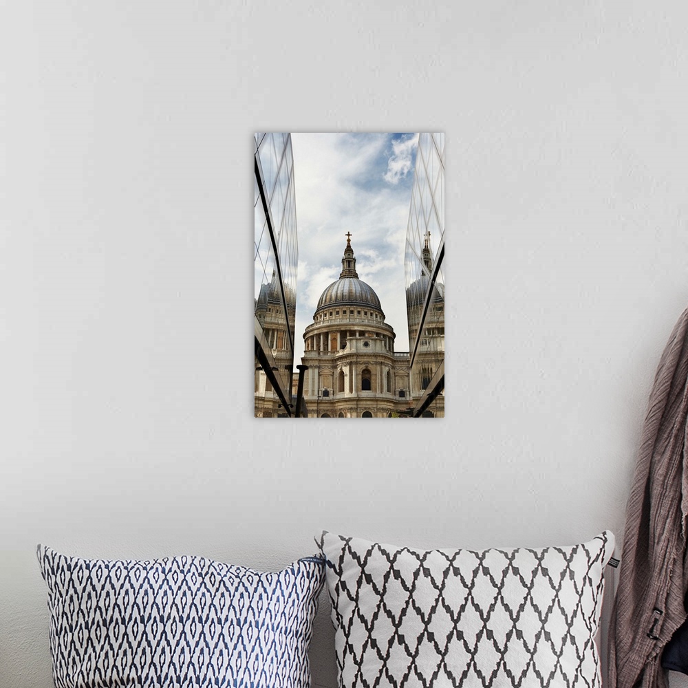 A bohemian room featuring UK, London, St Paul's Cathedral, St Paul's Cathedral.