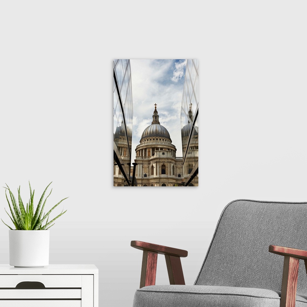 A modern room featuring UK, London, St Paul's Cathedral, St Paul's Cathedral.
