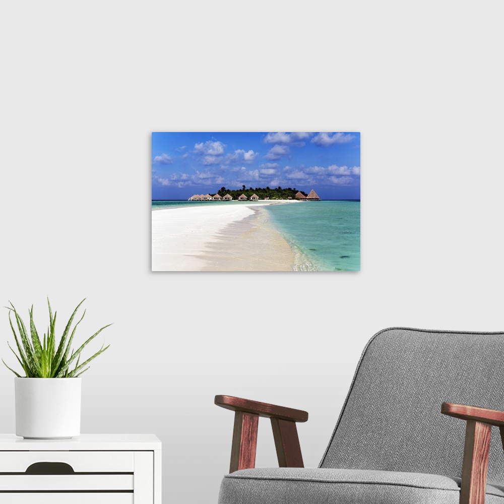 A modern room featuring Maldives, Ari Atoll, Gangehi, Indian ocean, Beach