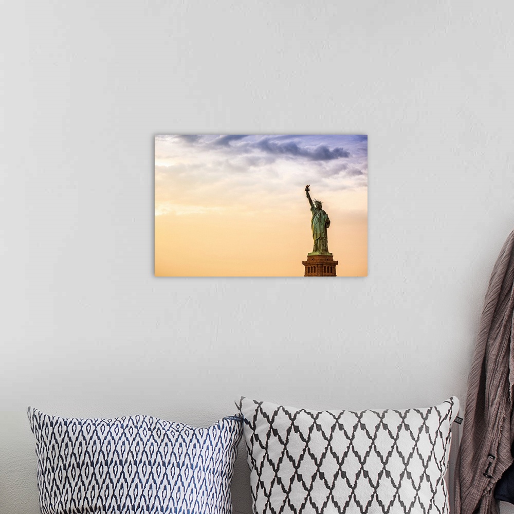 A bohemian room featuring USA, New York City, Manhattan, Lower Manhattan, Liberty Island, Statue of Liberty