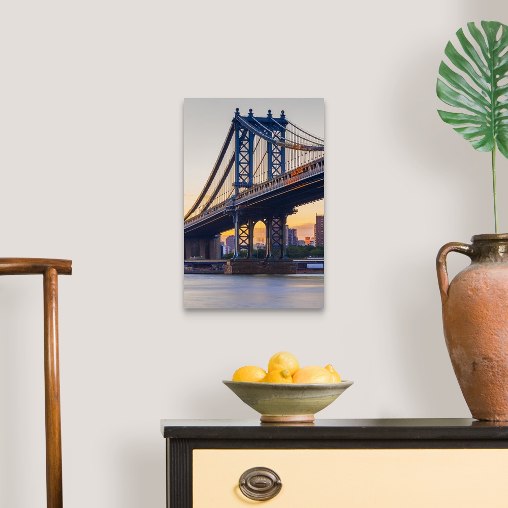 A traditional room featuring USA, New York City, East River, Brooklyn, Dumbo, Manhattan Bridge.