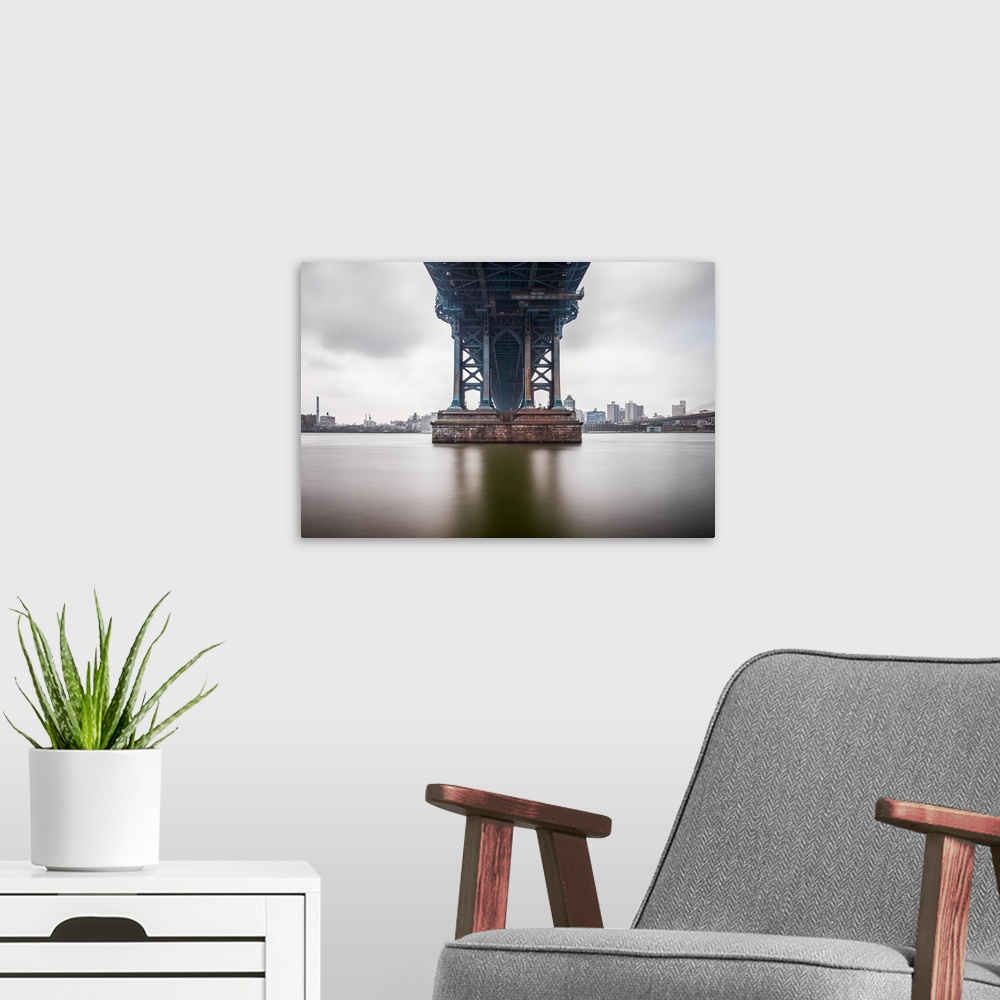 A modern room featuring USA, New York City, East River, Manhattan, Lower Manhattan, Manhattan Bridge.