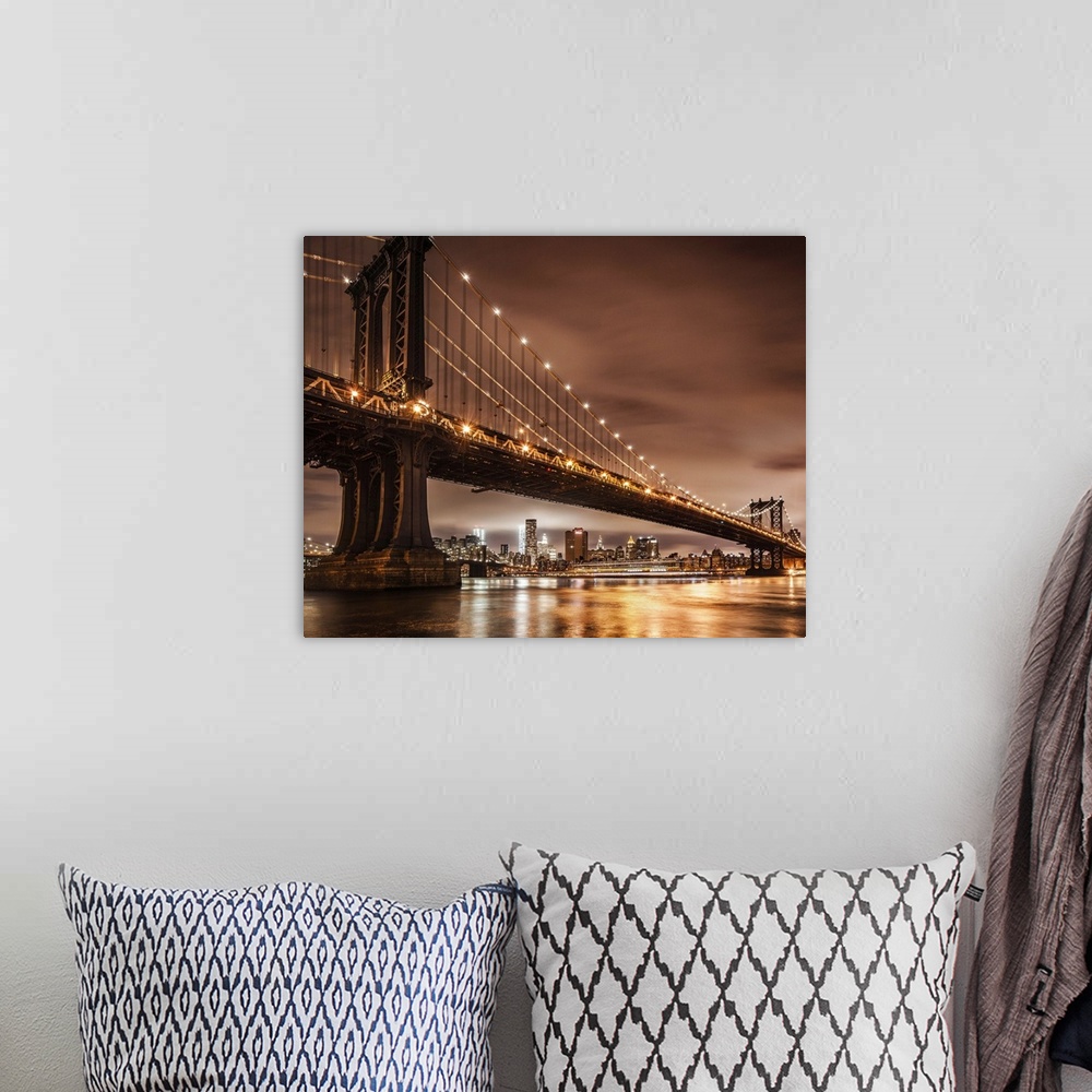 A bohemian room featuring USA, New York City, East River, Manhattan, Lower Manhattan, Manhattan Bridge.