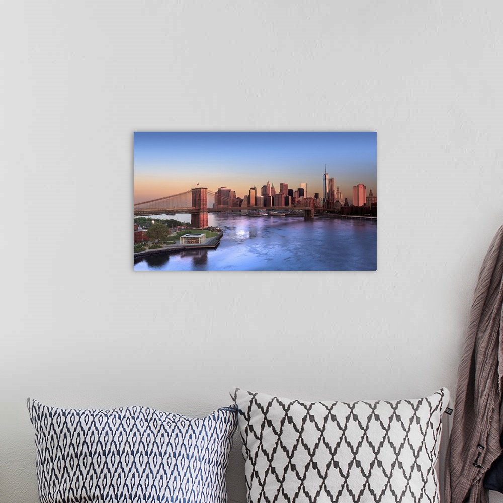 A bohemian room featuring USA, New York City, Manhattan, Brooklyn Bridge, Brooklyn Bridge Park.