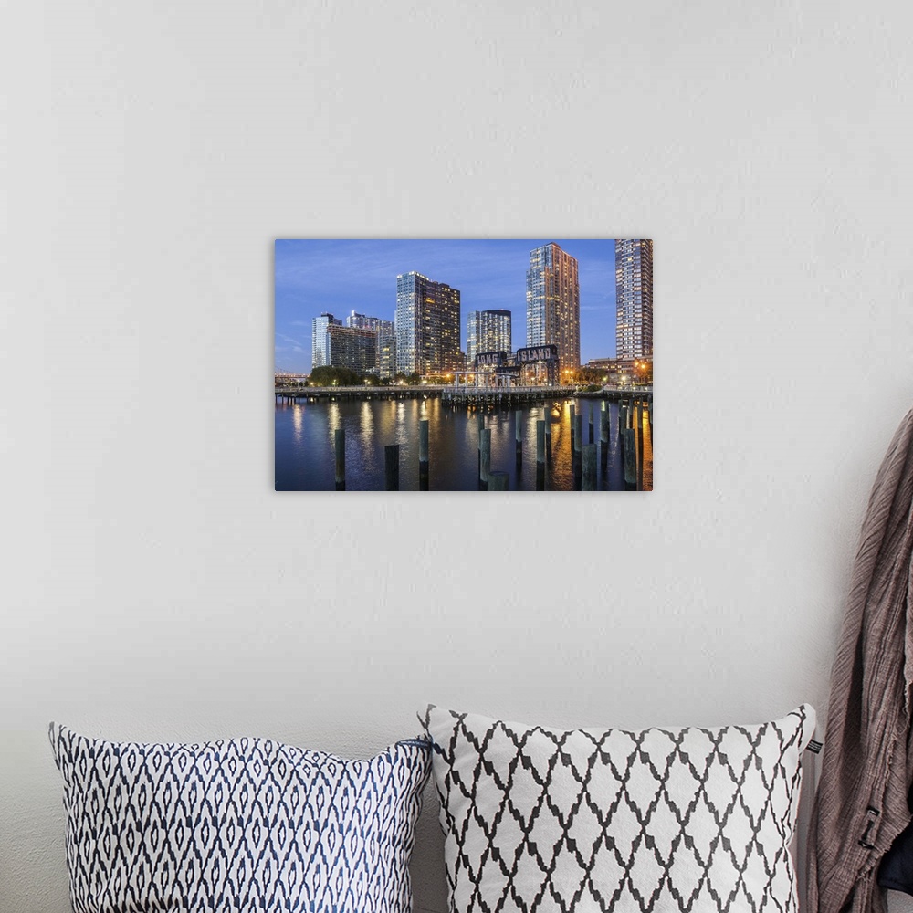 A bohemian room featuring USA, New York City, Queens, Long Island City, Waterfront at night.