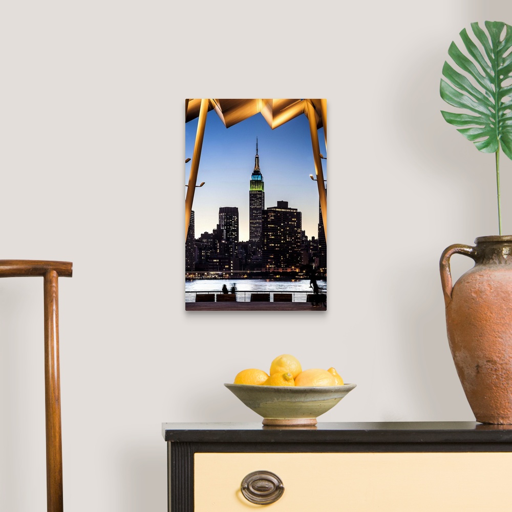 A traditional room featuring New York, New York City City, Hunters Point South Waterfront Park.