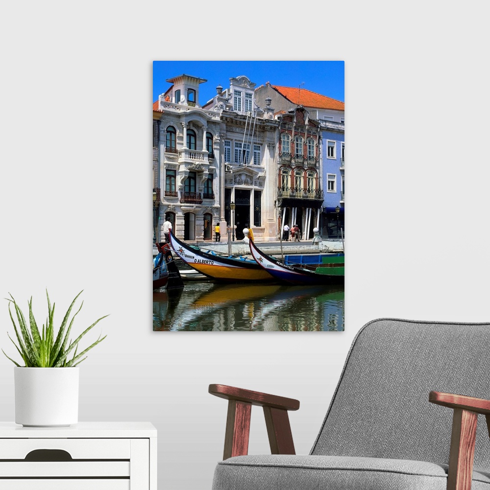 A modern room featuring Portugal, Aveiro, typical boat