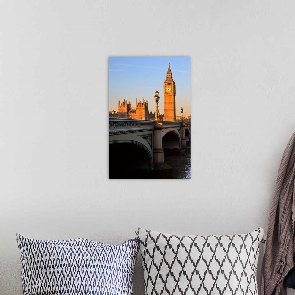 A bohemian room featuring Thames, London, Palace of Westminster, Houses of Parliament, Big Ben