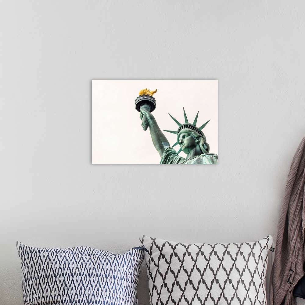 A bohemian room featuring USA, New York City, Statue of Liberty.