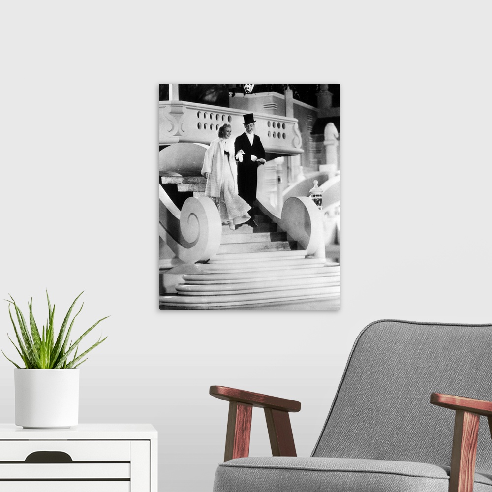 A modern room featuring Ginger Rogers and Fred Astaire in Top Hat - Movie Still