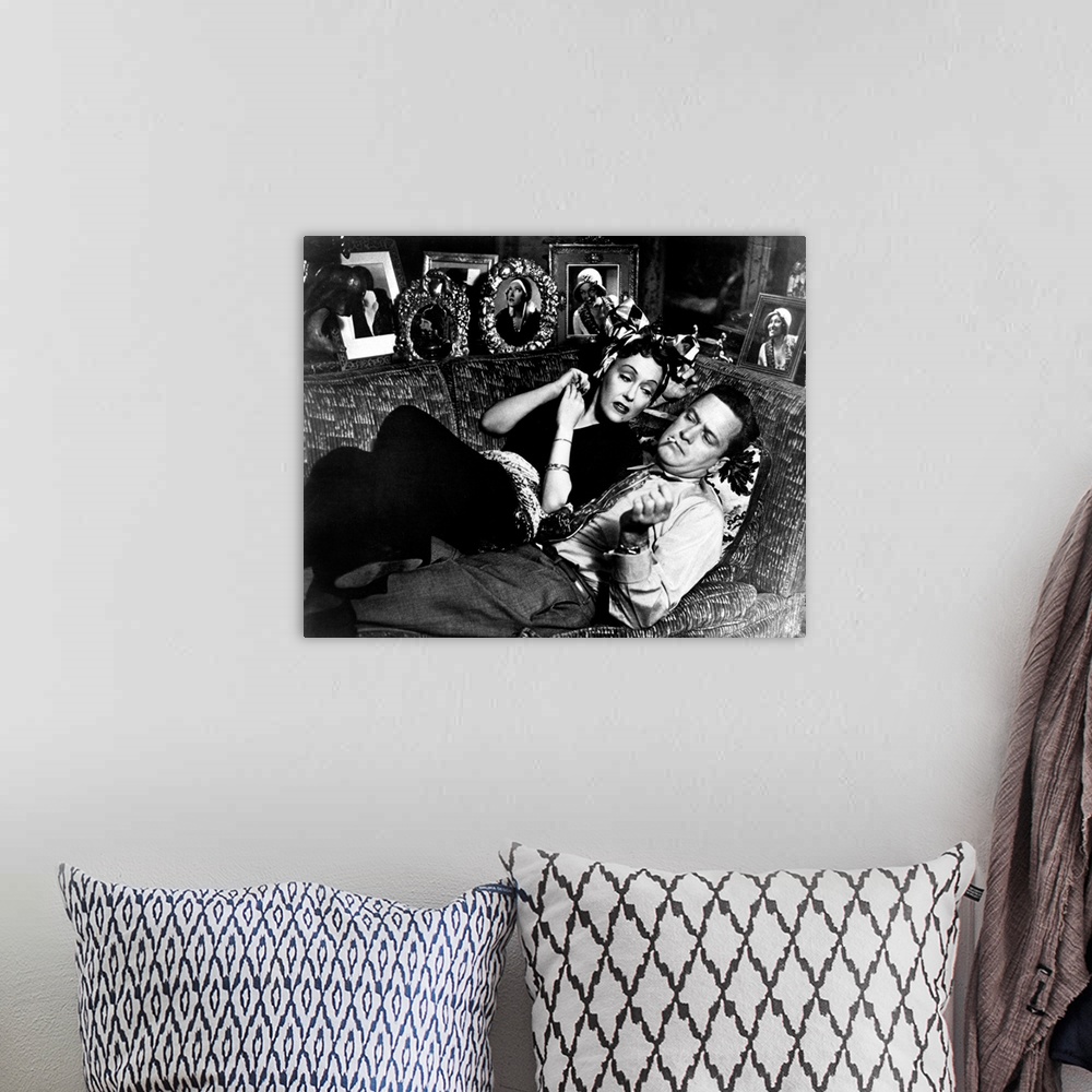 A bohemian room featuring Gloria Swanson, William Holden, Sunset Boulevard