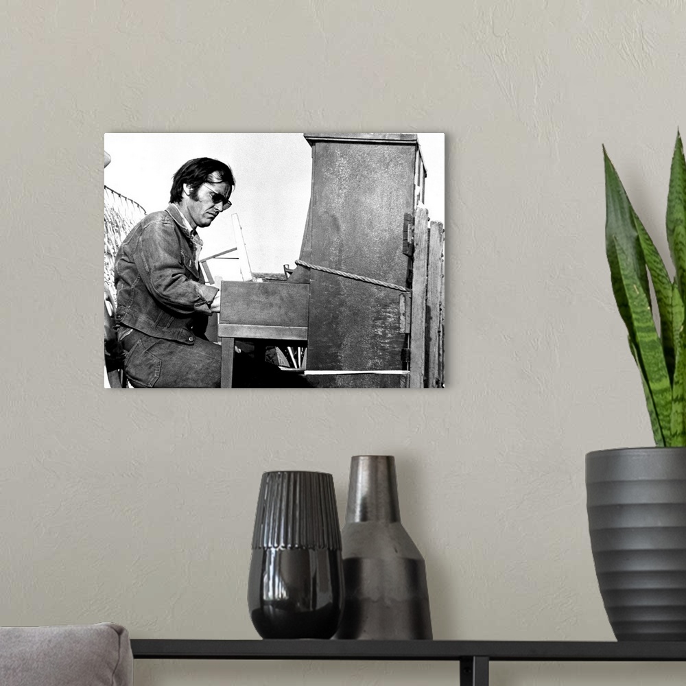 A modern room featuring Jack Nicholson in Five Easy Pieces - Movie Still