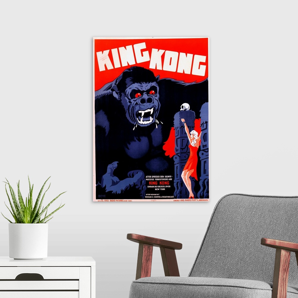 A modern room featuring King Kong - Vintage Movie Poster (Danish)