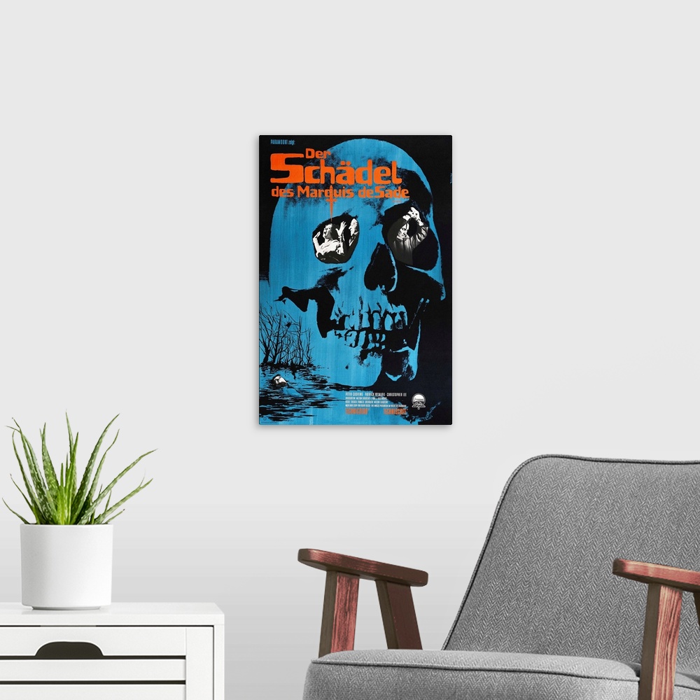 A modern room featuring The Skull - Vintage Movie Poster (German)