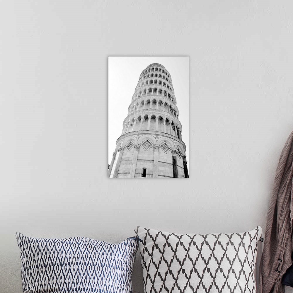 A bohemian room featuring Pisa