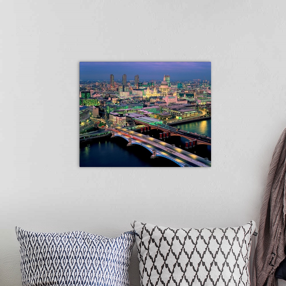 A bohemian room featuring England,London,Blackfriar's Bridge, St.Paul's and The City,dusk
